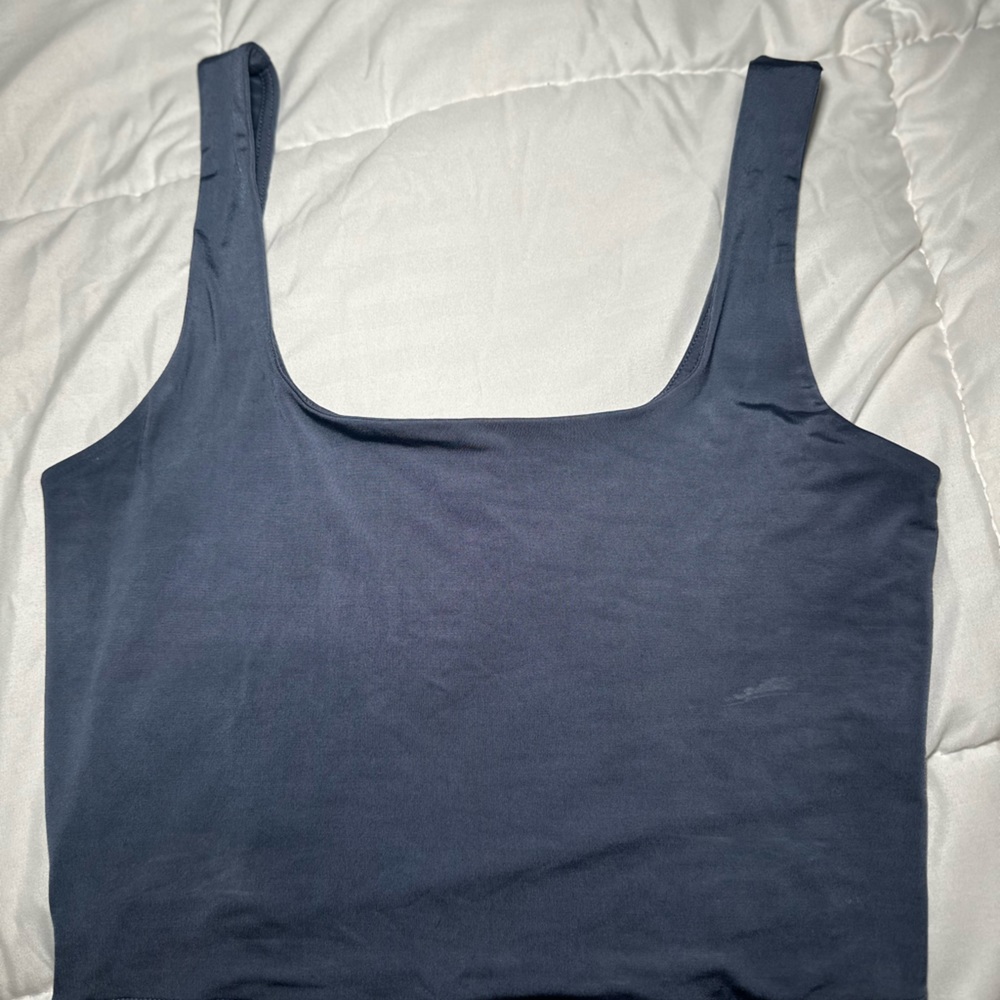 Express Body Contour cropped tank